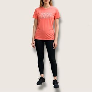 Nike T-shirt Small Womens